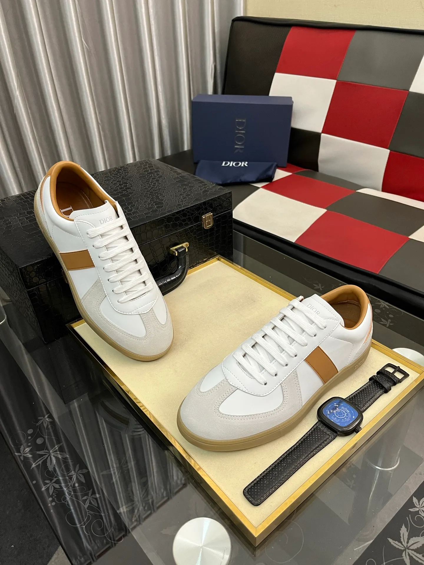Men's shoes 💰380⌚️⌚️ 【Dior*DIAO】original quality.~ Unique modern style sneakers. 🏃A must-have casual shoe for trendy men😍😍 Original brand imported from Italy, imported original leather, sheep lining (refuses to discolor and grind feet) Sole: Original sole provided by the original factory, French lazy style design ⚠️Fit to the feet, original quality, super comfortable original sole. Code number: 38-448️⃣Colors available